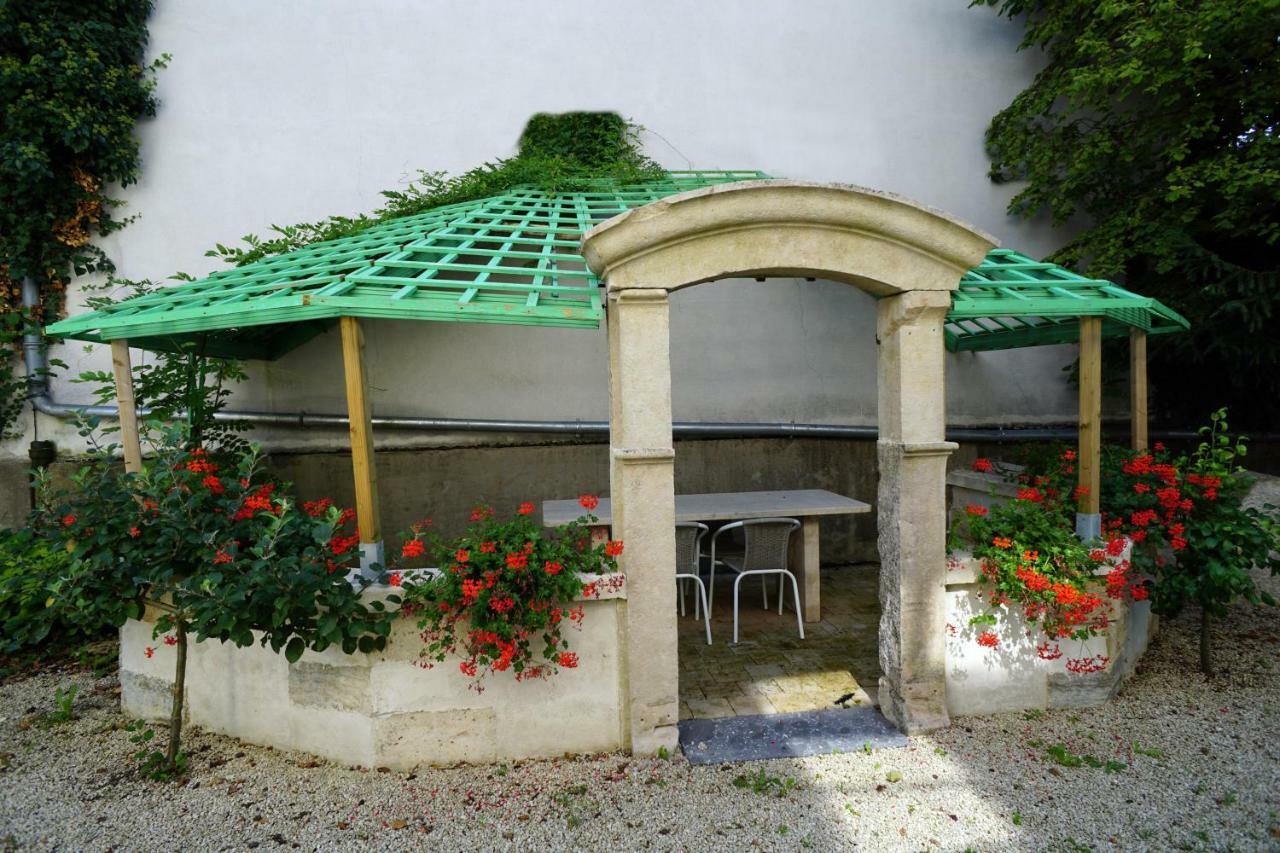 Auberge Des Capucins Hotel ชาร์ติญง-ซัวร์-เเซน ภายนอก รูปภาพ