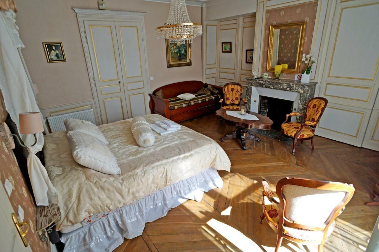 Auberge Des Capucins Hotel ชาร์ติญง-ซัวร์-เเซน ภายนอก รูปภาพ