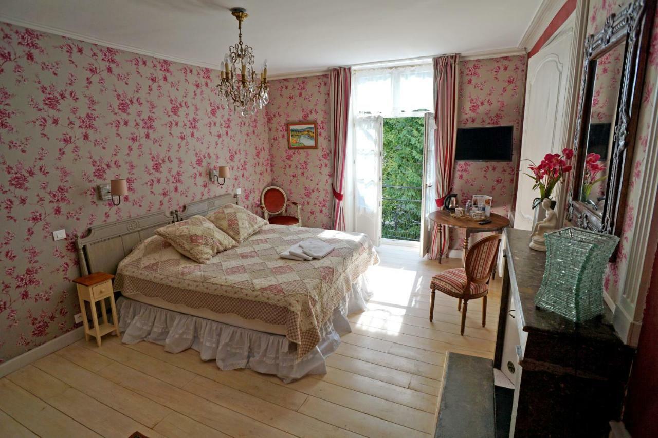 Auberge Des Capucins Hotel ชาร์ติญง-ซัวร์-เเซน ภายนอก รูปภาพ
