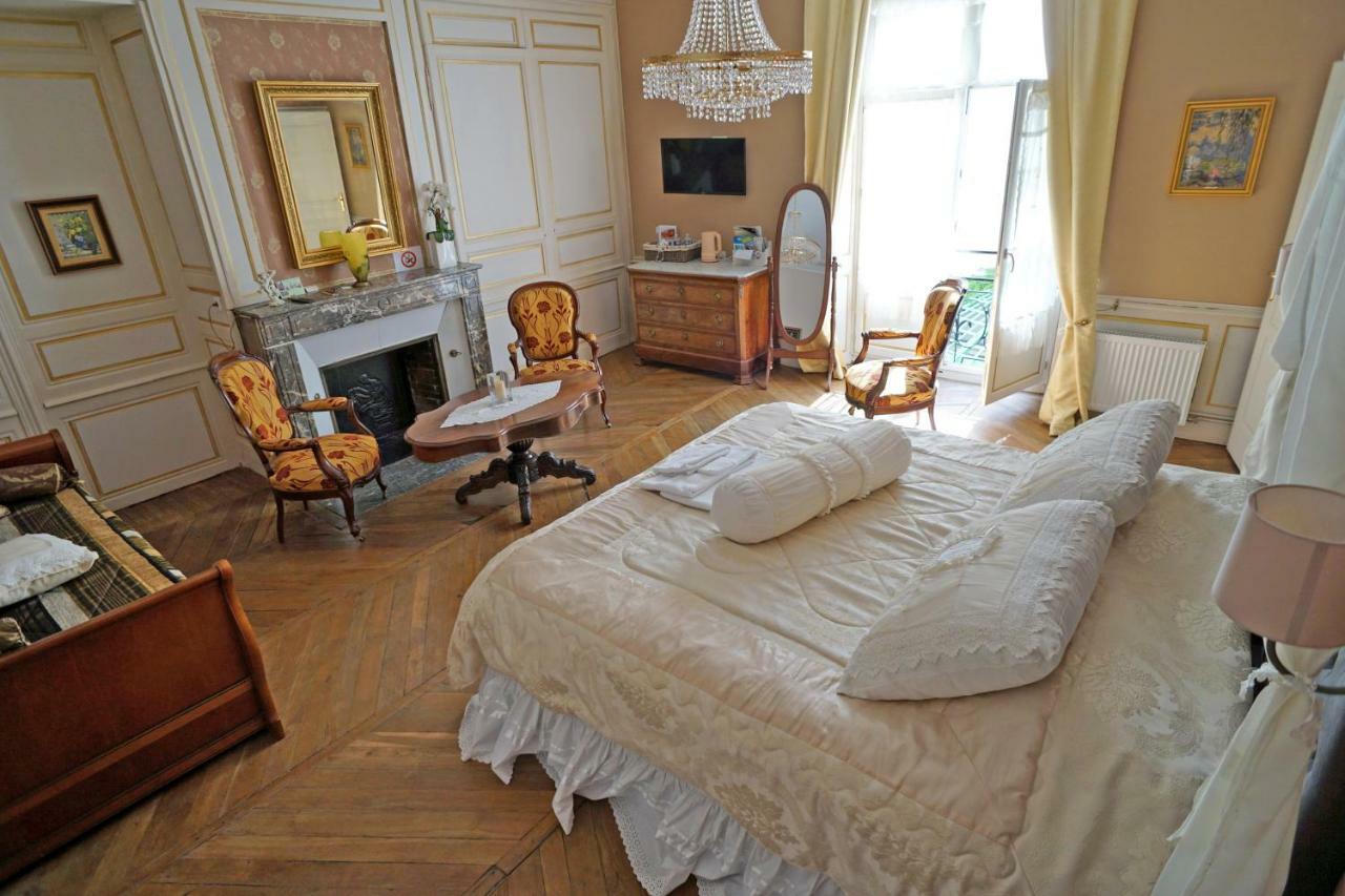 Auberge Des Capucins Hotel ชาร์ติญง-ซัวร์-เเซน ภายนอก รูปภาพ
