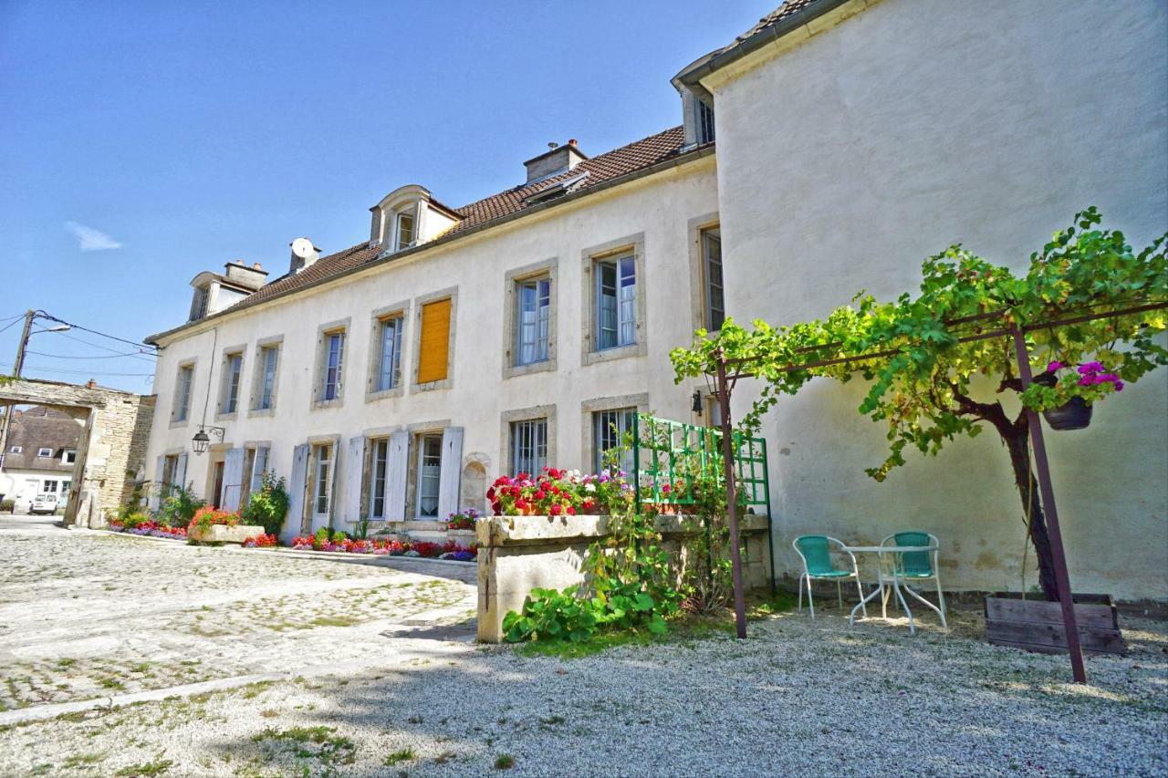 Auberge Des Capucins Hotel ชาร์ติญง-ซัวร์-เเซน ภายนอก รูปภาพ