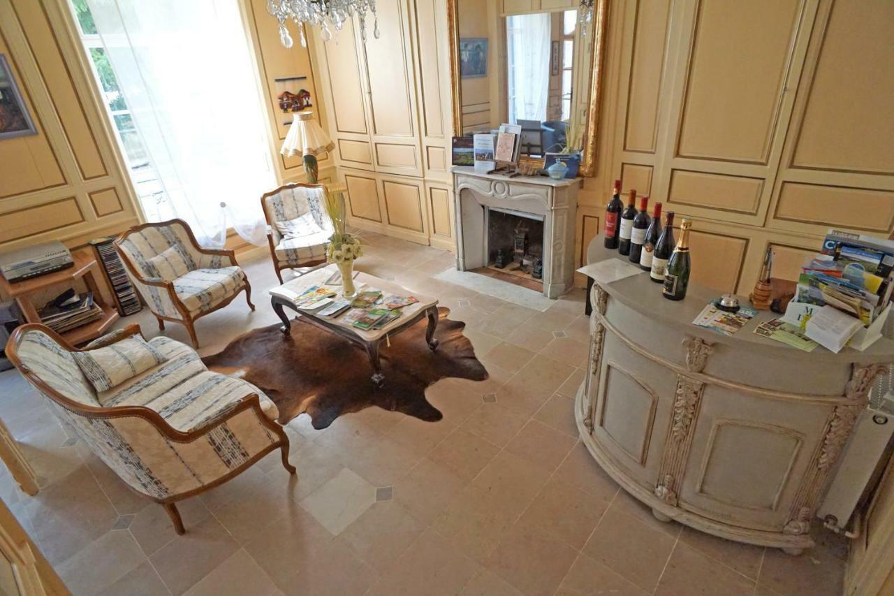 Auberge Des Capucins Hotel ชาร์ติญง-ซัวร์-เเซน ภายนอก รูปภาพ