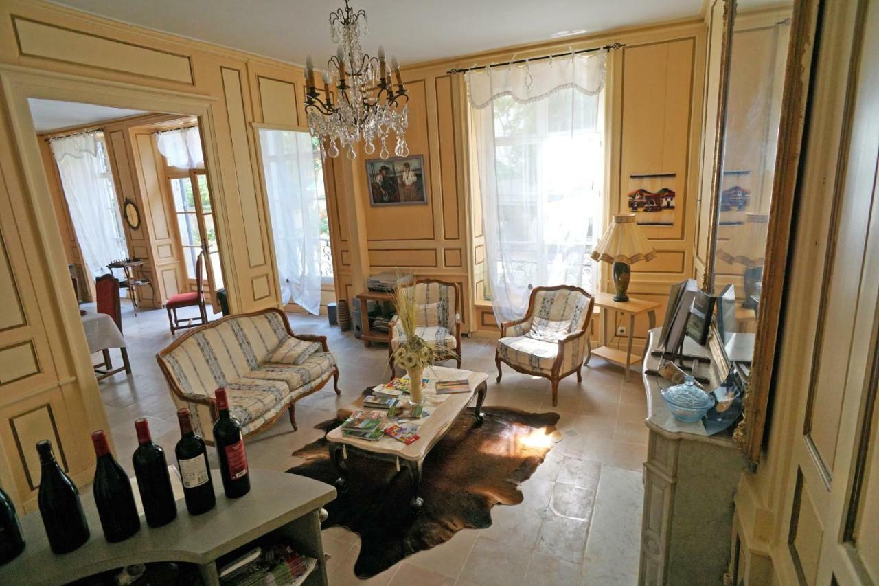 Auberge Des Capucins Hotel ชาร์ติญง-ซัวร์-เเซน ภายนอก รูปภาพ